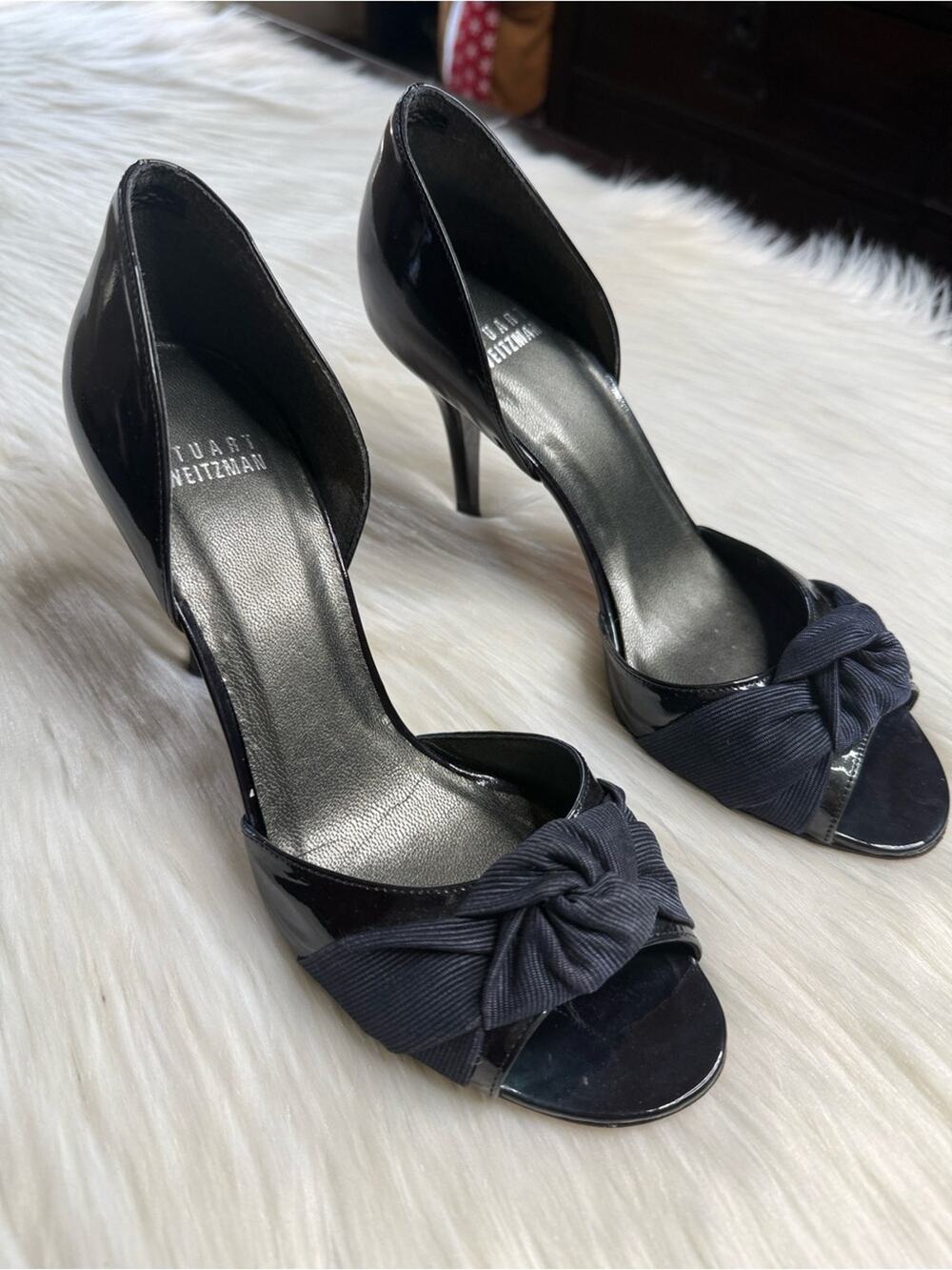 Stuart Weitzman Dark Navy Patent Leather Knotted Bow Heels